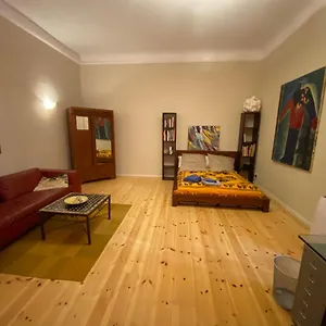 fewo-grne-mommsenstrae.find-berlin-hotels.com/